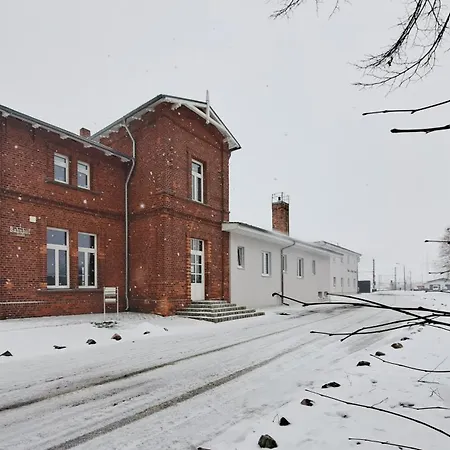 Am Bahnhof Kavelstorf